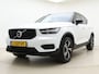 Volvo XC40 T2 130pk Automaat R-Design / Stoel + Stuurw. Verwarming / Getint Glas / DAB / Apple Carplay / PDC + Camera / 18'' / Trekhaak / Keyless /