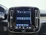 Volvo XC40 T2 130pk Automaat R-Design / Stoel + Stuurw. Verwarming / Getint Glas / DAB / Apple Carplay / PDC + Camera / 18'' / Trekhaak / Keyless /