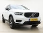 Volvo XC40 T2 130pk Automaat R-Design / Stoel + Stuurw. Verwarming / Getint Glas / DAB / Apple Carplay / PDC + Camera / 18'' / Trekhaak / Keyless /