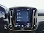 Volvo XC40 T2 130pk Automaat R-Design / Stoel + Stuurw. Verwarming / Getint Glas / DAB / Apple Carplay / PDC + Camera / 18'' / Trekhaak / Keyless /