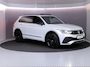 Volkswagen Tiguan 1.4 TSI eHybrid R-Line Business 245 pk Automaat (DSG) | Navigatie | Panoramadak | Trekhaak (wegklapbaar) | Parkeersensoren (Park assist) | Rondomzicht camera | Head-up display | Black Style pakket | R-Line |