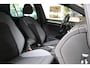 Volkswagen Golf 1.5 TSI Highline Business R | Keyless | Pano | Camera | 100% (Dealer) onderhouden label
