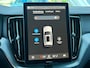 Volvo XC60 2.0 T8 Plug-in hybrid AWD NW MODEL Ultra Black Edition 455pk Luchtvering / Trekhaak / Head Up Display
