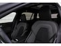 Volvo V60 T8 Plug-in hybrid AWD Plus Dark | Panoramadak | Trekhaak | Verwarmbare voorstoelen, achterbank en stuurwiel | Head-up display | 360 graden camera | Premium audio by Harman Kardon | Apple carplay/Android auto