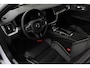 Volvo V60 T8 Plug-in hybrid AWD Plus Dark | Panoramadak | Trekhaak | Verwarmbare voorstoelen, achterbank en stuurwiel | Head-up display | 360 graden camera | Premium audio by Harman Kardon | Apple carplay/Android auto
