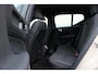 Volvo EX40 Single Motor Extended Range Plus 82 kWh | Trekhaak | Verwarmbare voorstoelen en stuurwiel | Premium audio by Harman Kardon | Keyless | Adaptieve cruise control Warmtepomp
