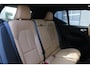 Volvo XC40 1.5 T5 Recharge Inscription Expression | Llichtmetalen Velgen 5-Spaaks 18" All-Season | Lederbekleden Stoelen | Trtekhaak | Elektrisch Glazen Panorama-Dak | Achteruitrijcamera | Extra Getint Glas | Electronic Climate Controle | Voorstoelen + Stuurwiel Verwarmd |Kkeyless entry/start |