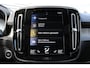 Volvo XC40 1.5 T5 Recharge Inscription Expression | Llichtmetalen Velgen 5-Spaaks 18" All-Season | Lederbekleden Stoelen | Trtekhaak | Elektrisch Glazen Panorama-Dak | Achteruitrijcamera | Extra Getint Glas | Electronic Climate Controle | Voorstoelen + Stuurwiel Verwarmd |Kkeyless entry/start |