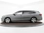 Volkswagen Passat Variant 1.5 eTSI 150pk DSG Elegance Business · Camera · Wegklapbare Trekhaak · Apple/Android Car Play · Dodehoeksensoren · P-Sensoren · 17'' Inch · Garantie t/m 18-06-2028 of 100.000