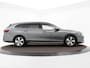 Volkswagen Passat Variant 1.5 eTSI 150pk DSG Elegance Business · Camera · Wegklapbare Trekhaak · Apple/Android Car Play · Dodehoeksensoren · P-Sensoren · 17'' Inch · Garantie t/m 18-06-2028 of 100.000