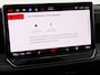 Volkswagen Passat Variant 1.5 eTSI 150pk DSG Elegance Business · Camera · Wegklapbare Trekhaak · Apple/Android Car Play · Dodehoeksensoren · P-Sensoren · 17'' Inch · Garantie t/m 18-06-2028 of 100.000
