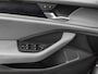 Volkswagen Passat Variant 1.5 eTSI 150pk DSG Elegance Business · Camera · Wegklapbare Trekhaak · Apple/Android Car Play · Dodehoeksensoren · P-Sensoren · 17'' Inch · Garantie t/m 18-06-2028 of 100.000