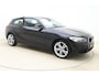 BMW 1-Serie 116i | 18 inch Lichtmetaal | Apple Carplay/Android Auto | Verwarde voorstoelen | Elektrisch verstelbare stoelen | Uitschuifbare neus voorstoelen | Alcantara bekleding