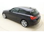 BMW 1-Serie 116i | 18 inch Lichtmetaal | Apple Carplay/Android Auto | Verwarde voorstoelen | Elektrisch verstelbare stoelen | Uitschuifbare neus voorstoelen | Alcantara bekleding