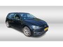 Volkswagen Golf 1.5 TSI 130pk Highline Executive / Navigatie / Parkeersensoren / 17"LM Velgen / Alcantara bekleding / Digitaal dashboard