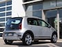 Volkswagen Up! 1.0 75 pk BMT cross up! | Cruise Control | Climate control | PDC | Stoelverwarming | Bluetooth |