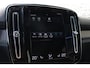 Volvo XC40 T4 Recharge R-Design | Elektrisch glazen panorama-dak | Achteruitrijcamera | Dodehoek detectie met correctie | Voorstoelen & stuurwiel verwarmd | Pilot Assist & Adaptive Cruise Control | Apple Carplay & Android Auto | Elektrisch bedienbare achterklep | Keyless Entry & Start | Rijstrooksensor met correctie |