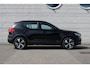 Volvo XC40 T4 Recharge R-Design | Elektrisch glazen panorama-dak | Achteruitrijcamera | Dodehoek detectie met correctie | Voorstoelen & stuurwiel verwarmd | Pilot Assist & Adaptive Cruise Control | Apple Carplay & Android Auto | Elektrisch bedienbare achterklep | Keyless Entry & Start | Rijstrooksensor met correctie |