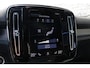 Volvo XC40 T4 Recharge R-Design | Elektrisch glazen panorama-dak | Achteruitrijcamera | Dodehoek detectie met correctie | Voorstoelen & stuurwiel verwarmd | Pilot Assist & Adaptive Cruise Control | Apple Carplay & Android Auto | Elektrisch bedienbare achterklep | Keyless Entry & Start | Rijstrooksensor met correctie |