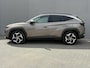 Hyundai Tucson 1.6 T-GDI PHEV Comfort Smart 4WD / Adaptief Cruise Control / Navigatie / Achteruitrijcamera / Apple Carplay & Android Auto / Stoel & Stuurverwarming / 19" LM Velgen / Elektrische Achterklep /
