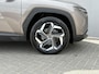 Hyundai Tucson 1.6 T-GDI PHEV Comfort Smart 4WD / Adaptief Cruise Control / Navigatie / Achteruitrijcamera / Apple Carplay & Android Auto / Stoel & Stuurverwarming / 19" LM Velgen / Elektrische Achterklep /