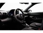 Toyota Yaris Cross 1.5 Hybrid 130 Team D Dealer Onderh. / Camera / Smartphone integratie / Stoel- en stuur verwarming / Keyless Entry / LED