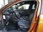 Peugeot 2008 1.2 PureTech GT | 130PK | Afneembare trekhaak | Zwart dak | Getint glas | 18inch velgen | Full-LED | Dealer onderhouden | Navigatie | Keyless entry en start
