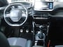 Peugeot 2008 1.2 PureTech GT | 130PK | Afneembare trekhaak | Zwart dak | Getint glas | 18inch velgen | Full-LED | Dealer onderhouden | Navigatie | Keyless entry en start