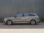 Peugeot 308 SW 130pk Active Pack Automaat | 1ste eigenaar | Trekhaak | Parkeersensoren | AppleCarPlay/Android | Climate | 16" LM velgen