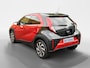 Toyota Aygo X 1.0 VVT-i MT Envy Apple Carplay/Android Auto , achteruitrijcamera , airco (automatisch) , cruise control adaptief , navigatiesysteem full map , achteropkomend verkeer waarschuwing , Autonomous Emergency Braking , rijstrooksensor met correctie , lichtmetalen velgen 18"