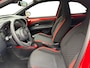 Toyota Aygo X 1.0 VVT-i MT Envy Apple Carplay/Android Auto , achteruitrijcamera , airco (automatisch) , cruise control adaptief , navigatiesysteem full map , achteropkomend verkeer waarschuwing , Autonomous Emergency Braking , rijstrooksensor met correctie , lichtmetalen velgen 18"