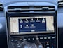 Hyundai Tucson 1.6 T-GDI PHEV Comfort Smart 4WD / Dealer Onderhouden / Trekhaak / SOH 100% / 1350KG Trekgewicht / Fabrieksgarantie tot 01-2029 / Stuur & Stoelverwarming / Elektrische Achterklep / Navigatie / Adaptief cruise control / Apple Carplay Android Auto / Krell Audio Systeem / Keyless Entry & Start /