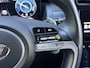 Hyundai Tucson 1.6 T-GDI PHEV Comfort Smart 4WD / Dealer Onderhouden / Trekhaak / SOH 100% / 1350KG Trekgewicht / Fabrieksgarantie tot 01-2029 / Stuur & Stoelverwarming / Elektrische Achterklep / Navigatie / Adaptief cruise control / Apple Carplay Android Auto / Krell Audio Systeem / Keyless Entry & Start /