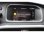 Volvo V40 1.5 T3 Polar+ Sport | Panoramadak | Verwarmbare voorstoelen | 100% dealeronderhouden | Extra getint glas | Achteruitrijcamera | Harman Kardon | 17 inch. lichtmetalen velgen | Volvo Guard alarm | Navigatie | Parkeersensoren voor + achter | Keyless entry | Climate control