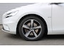 Volvo V40 1.5 T3 Polar+ Sport | Panoramadak | Verwarmbare voorstoelen | 100% dealeronderhouden | Extra getint glas | Achteruitrijcamera | Harman Kardon | 17 inch. lichtmetalen velgen | Volvo Guard alarm | Navigatie | Parkeersensoren voor + achter | Keyless entry | Climate control