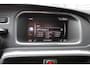 Volvo V40 1.5 T3 Polar+ Sport | Panoramadak | Verwarmbare voorstoelen | 100% dealeronderhouden | Extra getint glas | Achteruitrijcamera | Harman Kardon | 17 inch. lichtmetalen velgen | Volvo Guard alarm | Navigatie | Parkeersensoren voor + achter | Keyless entry | Climate control