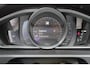 Volvo V40 1.5 T3 Polar+ Sport | Panoramadak | Verwarmbare voorstoelen | 100% dealeronderhouden | Extra getint glas | Achteruitrijcamera | Harman Kardon | 17 inch. lichtmetalen velgen | Volvo Guard alarm | Navigatie | Parkeersensoren voor + achter | Keyless entry | Climate control