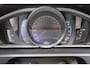 Volvo V40 1.5 T3 Polar+ Sport | Panoramadak | Verwarmbare voorstoelen | 100% dealeronderhouden | Extra getint glas | Achteruitrijcamera | Harman Kardon | 17 inch. lichtmetalen velgen | Volvo Guard alarm | Navigatie | Parkeersensoren voor + achter | Keyless entry | Climate control