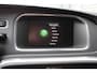 Volvo V40 1.5 T3 Polar+ Sport | Panoramadak | Verwarmbare voorstoelen | 100% dealeronderhouden | Extra getint glas | Achteruitrijcamera | Harman Kardon | 17 inch. lichtmetalen velgen | Volvo Guard alarm | Navigatie | Parkeersensoren voor + achter | Keyless entry | Climate control