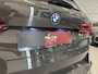 BMW X5 xDrive50e M-Sport DRAVITGRAU/PANO/22"/M-SPORTSTOELEN/SKY-LOUNGE/MASSAGE+VENTILATIE/H&K/22"BLACK/ICONIC-GLOW/360CAMERA/STANDKACHEL/DONKERE-HEMEL/M-SPORT PRO PAKKET/SHADOW-LINE/BODYKIT/VOLLEDIG BMW DEALER HISTOR