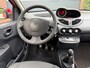 Renault Twingo 1.2 16V Collection / bj.2013 / kleur: rood / airco / NAP met 166373 km.en APK tot 05/2027 / zeer netjes en zuinig!!