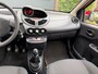 Renault Twingo 1.2 16V Collection / bj.2013 / kleur: rood / airco / NAP met 166373 km.en APK tot 05/2027 / zeer netjes en zuinig!!