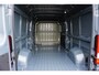 Peugeot Boxer 2.2 BlueHDi 180 L3H2 3.5t in Nieuwstaat |Automaat |Camera |Cruise |Navi |Groot scherm |2e airbag |BPM voordeel! |Climate control |Parkeersensoren |180 pk
