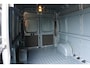 Peugeot Boxer 2.2 BlueHDi 180 L3H2 3.5t in Nieuwstaat |Automaat |Camera |Cruise |Navi |Groot scherm |2e airbag |BPM voordeel! |Climate control |Parkeersensoren |180 pk