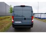 Peugeot Boxer 2.2 BlueHDi 180 L3H2 3.5t in Nieuwstaat |Automaat |Camera |Cruise |Navi |Groot scherm |2e airbag |BPM voordeel! |Climate control |Parkeersensoren |180 pk