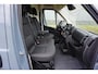 Peugeot Boxer 2.2 BlueHDi 180 L3H2 3.5t in Nieuwstaat |Automaat |Camera |Cruise |Navi |Groot scherm |2e airbag |BPM voordeel! |Climate control |Parkeersensoren |180 pk