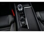 Volvo XC60 2.0 T6 Plug-in hybrid AWD Ultra Black Edition | Panoramadak | Luchtvering | Trekhaak | Head-Up Display | 360 Graden Camera | Harman Kardon Audio | Sportstoelen | Lichtmetalen Velgen 21 inch | Elektrische Achterklep | Parkeersensoren