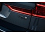 Volvo XC60 2.0 T6 Plug-in hybrid AWD Ultra Black Edition | Panoramadak | Luchtvering | Trekhaak | Head-Up Display | 360 Graden Camera | Harman Kardon Audio | Sportstoelen | Lichtmetalen Velgen 21 inch | Elektrische Achterklep | Parkeersensoren