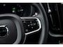 Volvo XC60 2.0 T6 Plug-in hybrid AWD Ultra Black Edition | Panoramadak | Luchtvering | Trekhaak | Head-Up Display | 360 Graden Camera | Harman Kardon Audio | Sportstoelen | Lichtmetalen Velgen 21 inch | Elektrische Achterklep | Parkeersensoren