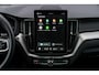 Volvo XC60 2.0 T6 Plug-in hybrid AWD Ultra Black Edition | Panoramadak | Luchtvering | Trekhaak | Head-Up Display | 360 Graden Camera | Harman Kardon Audio | Sportstoelen | Lichtmetalen Velgen 21 inch | Elektrische Achterklep | Parkeersensoren